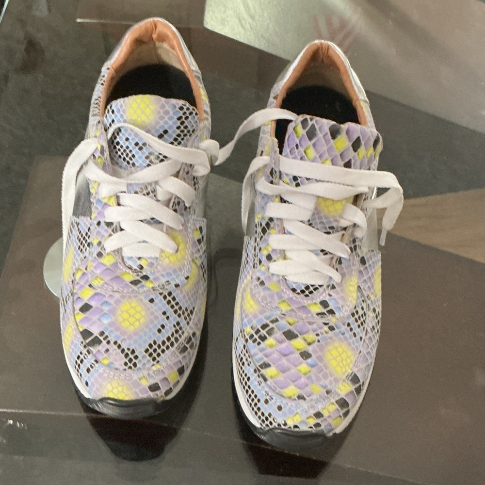 Stylish Multicolor Athletic Shoes for Women
